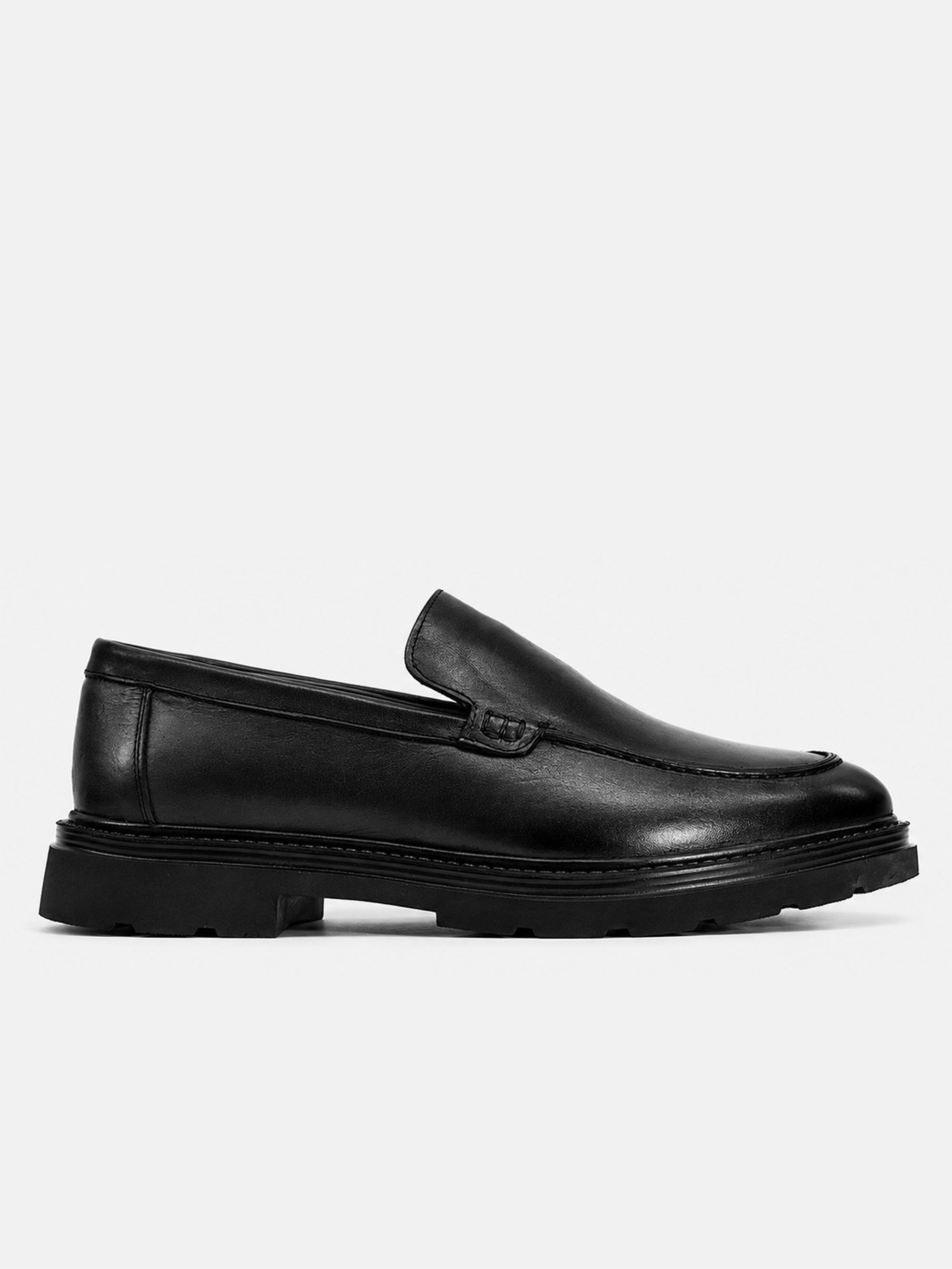 Chaussures en cuir pour homme en gros depuis la Grèce : ce qu'un détaillant français doit savoir